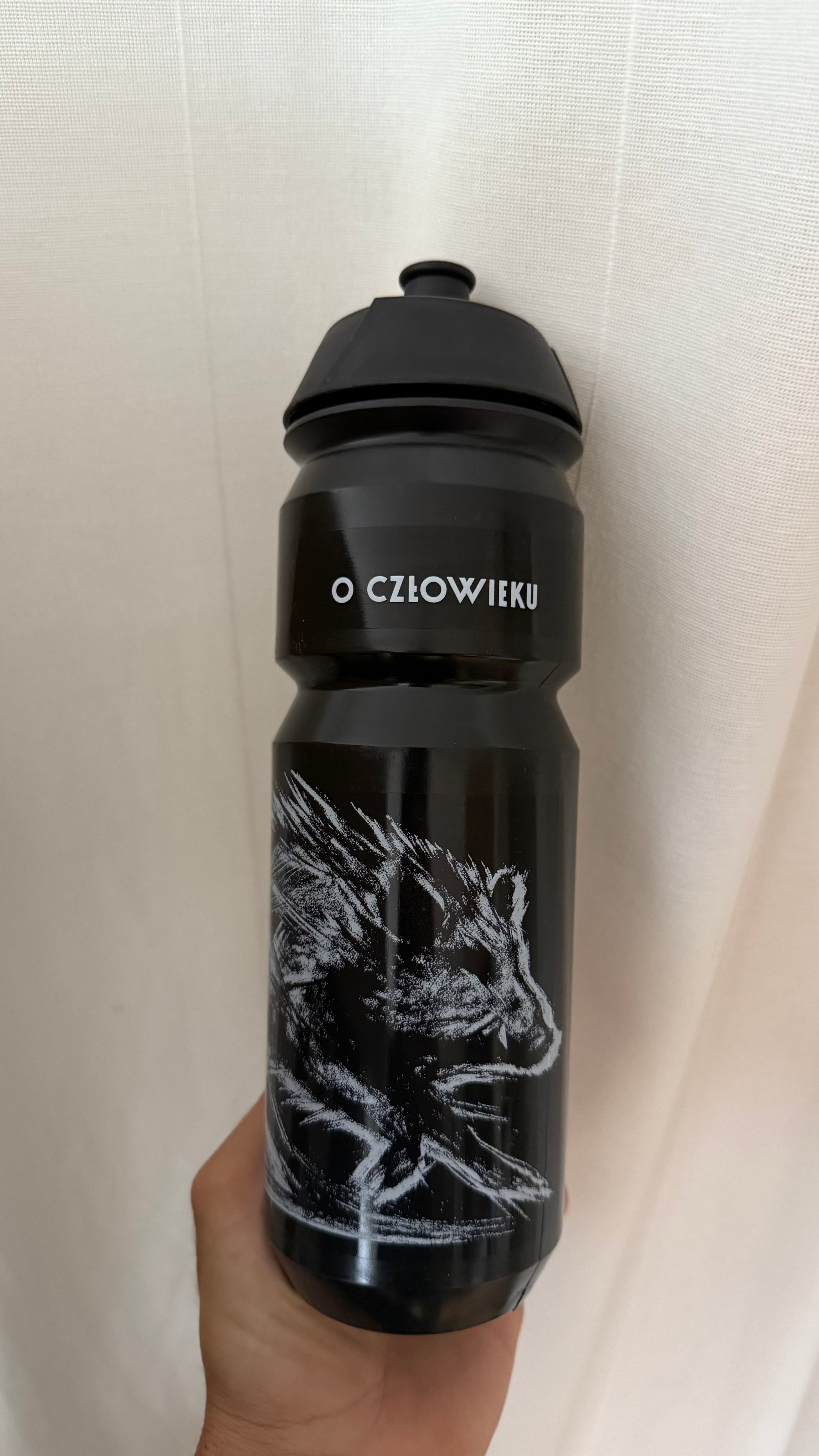 Bidon O CZŁOWIEKU – CZARNY DZIK grafika Czarna